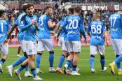 Napoli venció por 4-0 al Torino y sigue encaminado al título