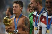 Mesut Özil anunció su retiro del fútbol profesional