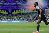 (VIDEO) ¡Fiesta total! Le Havre ascendió a Ligue 1 e hinchas invadieron gramado de juego