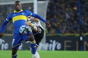 (VIDEO) ¿Llega a la fecha FIFA? Advíncula terminó lesionado en duelo de Boca Juniors