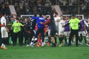 (VIDEO | FOTOS) Escándalo Monumental: Hubo batalla campal al término del juego