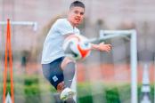 Lagos: "Ante la adversidad, Alianza Lima está demostrando que no pierde la cabeza"