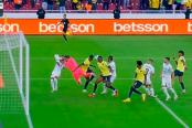(VIDEO) Castrilli consideró que hubo claro penal para Uruguay en el final del juego ante Ecuador