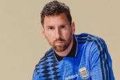 Lionel Messi modeló indumentaria alterna homenajeando a la selección argentina 1994 