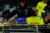 Neymar fue operado con éxito de su rodilla izquierda