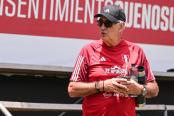 (VIDEO) Fossati: "A mí no me cambia nada que Cueva esté en una pichanga o en la playa"