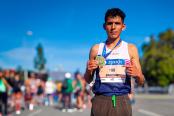 Frank Luján Sánchez y su récord tras corre maratón de Sevilla
