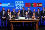 Presidentes de la FIFA, Conmebol, Paraguay y Uruguay firmaron acta del Mundial 2030