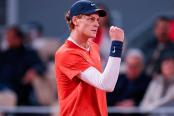 Jannik Sinner se metió sin problemas a cuarta ronda de Roland Garros