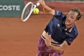 Medvedev avanzó a segunda ronda en Roland Garros