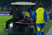 (VIDEO) ¡Se prenden las alarmas! Advíncula salió lesionado en el primer tiempo