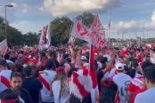 (VIDEO) Hinchas peruanos realizaron banderazo en Dallas