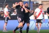 (VIDEO) Deportivo Riestra evitó que River Plate llegue a la cima en la liga argentina