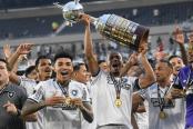 (VIDEO) Con diez, Botafogo venció al Mineiro y conquistó su primera Copa Libertadores