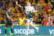 Carrillo venció a Trauco en duelo de peruanos en el Brasileirao 
