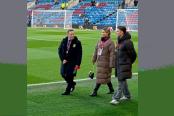 Oliver Sonne visitó estadio del Burnley
