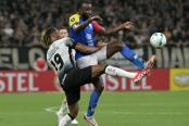 Con Carrillo de titular, Corinthians venció a Universidad Central y clasificó a Fase 3