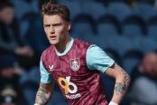Burnley igualó 2-2 con Shrewsbury con Oliver Sonne en cancha