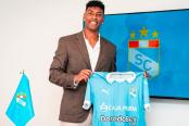 (FOTOS) ¡Se puso la celeste! Sporting Cristal le dio la bienvenida a Miguel Araujo