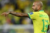 Dani Alves podría regresar al fútbol