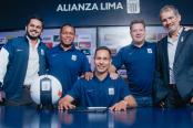 Renzo Garcés renovó contrato con Alianza Lima