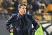 Extécnico de Alianza Lima dirigirá a peruanos Goicochea y Saravia en Defensor Sporting
