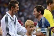 Klose felicitó a Messi tras romper su récord