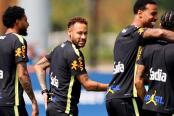 ¿Se alista para su debut? Neymar entrenó fue parte de las prácticas con Brasil