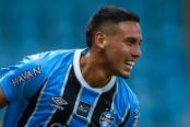 Erick Noriega sumó minutos en la derrota de Gremio ante Chapecoense