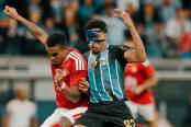 Noriega fue suplente en el empate de Gremio ante Internacional en el derbi gaúcho