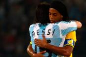 Ronaldinho tras el retiro de Messi de la Selección: "Disfruta de la vida, hermano"