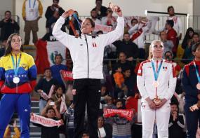 El karate masculino consigue un hecho histórico para el deporte peruano: cuatro medallas en cuatro finales posibles. El equipo masculino de Kata se llevó el oro y también se consiguieron tres de bronce en individual masculino y femenino, así como la prueba de equipos femenino.