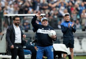 Foto: Presentación de Maradona como DT de Gimnasia