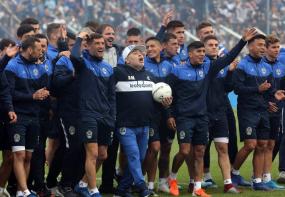 Foto: Presentación de Maradona como DT de Gimnasia