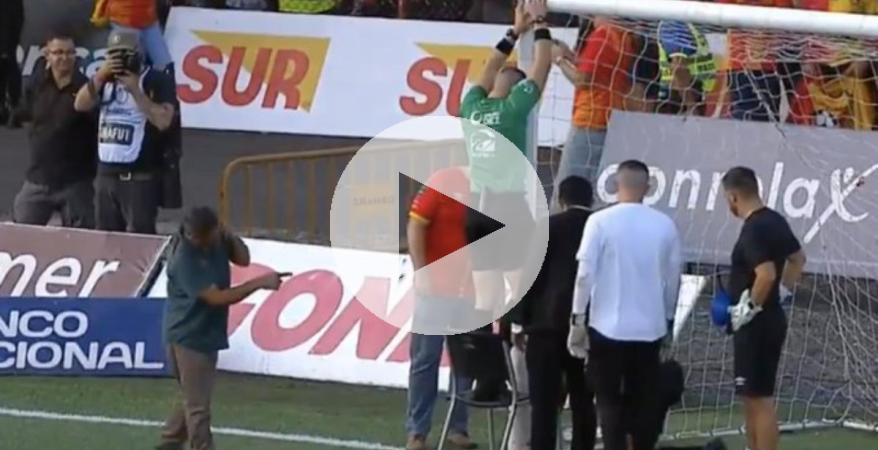 (VIDEO) Insólito: Un arco era más alto que el otro en final de Costa Rica