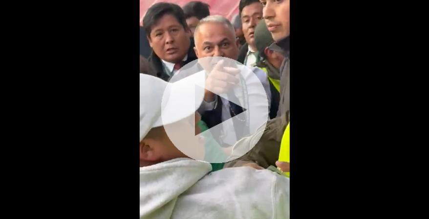 (VIDEO) Lamentable: Dirigentes de la FBF se pelearon con hinchas en la tribuna