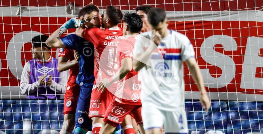 (VIDEO) Argentinos Juniors ganó y sigue líder en Argentina