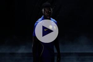 (VIDEO) Chelsea presentó su nueva camiseta para la próxima temporada