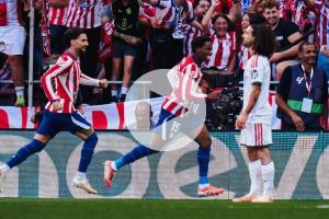 (VIDEO) Atlético de Madrid ganó el derbi al Real Madrid y le arrebató el segundo lugar