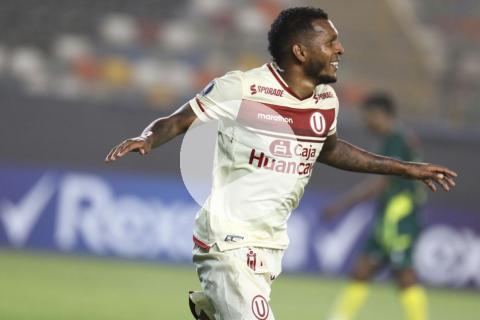 ¡Golazo de Quintero! 'Chiquitín' y el remate para el 1-0 de Universitario ante Defensa y Justicia | VIDEO