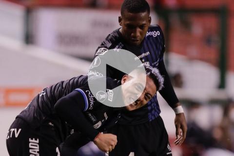 Universitario vs. IDV: ¡Ya es goleada! Sánchez y Murillo sellaron el 3-0 frente a los merengues | VIDEO