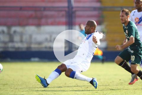 ¡Autogol! Alberto Rodríguez anotó en arco propio en el Universitario vs. Alianza Atlético | VIDEO