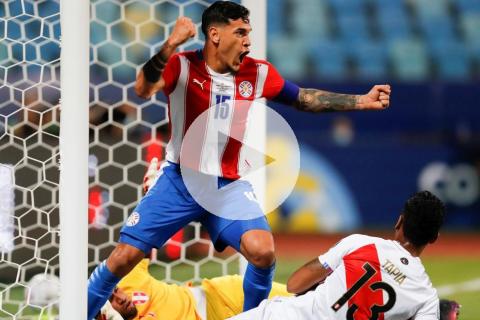 Perú vs. Paraguay: Gustavo Gómez 'empujó' el balón y marcó el 1-0 de la 'albirroja' | VIDEO