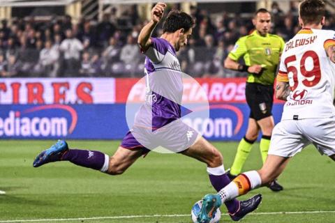 (VIDEO) Fiorentina derrotó en un duelo clave a la Roma