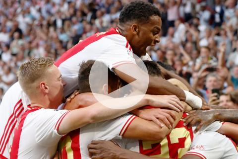 (VIDEO) Ajax arrancó goleando al Rangers en la Champions