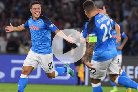 (VIDEO) Imparable: Napoli venció al Ajax y se metió a octavos