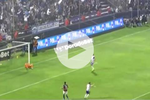 (VIDEO) Melián cometió un blooper que significó el 3-1 en Matute