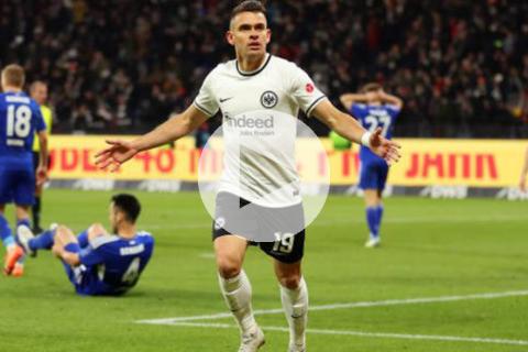 (VIDEO) Eintracht Frankfurt goleó y escaló al segundo lugar de la Bundesliga