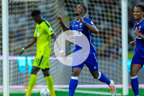 (VIDEO) André Carrillo dio una asistencia en la goleada del Al Hilal sobre Al Taawon