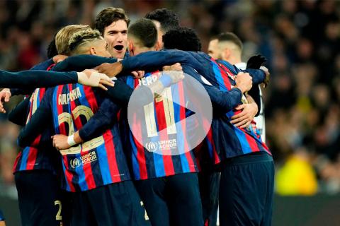 (VIDEO) Autogol de Militao: Barcelona sorprende al Real Madrid en el Bernabéu